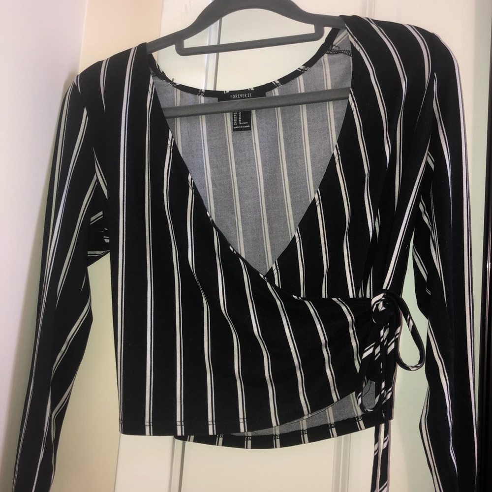 Black & White Side Tie Long Sleeve Forever 21 Crop Top